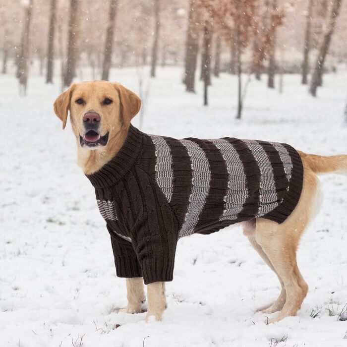 Теплий в'язаний пуловер для собак маленьких порід з отвором для повідка - коричневий, для Ши-тцу, Мопса, з пітонами