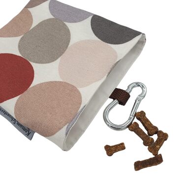 Сумка для ласощів для собак з магнітом та карабіном з ламінованої бавовни - принти в горошок, бежево-сірий