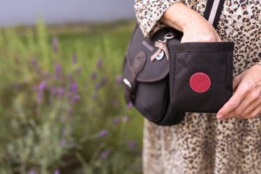 Текстильний ласощі-мішечок для собак WILD HAZEL Leckerlibeutel (Dark Choco) з магнітним закриттям та кліпсою для ременя