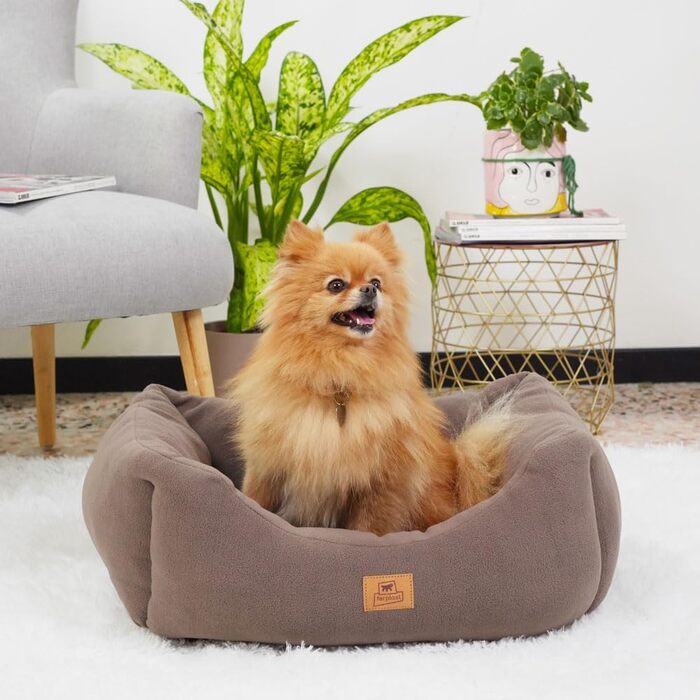 Ліжко для собак та котів Ferplast COCCOLO з м'якої мікрофлісу, Taupe, SMALL (55 x 45 x 20 см)