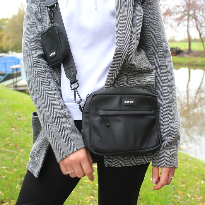 Сумка для собак Pet Wiz з регульованим ремінцем та кишенькою для ласощів, чорна