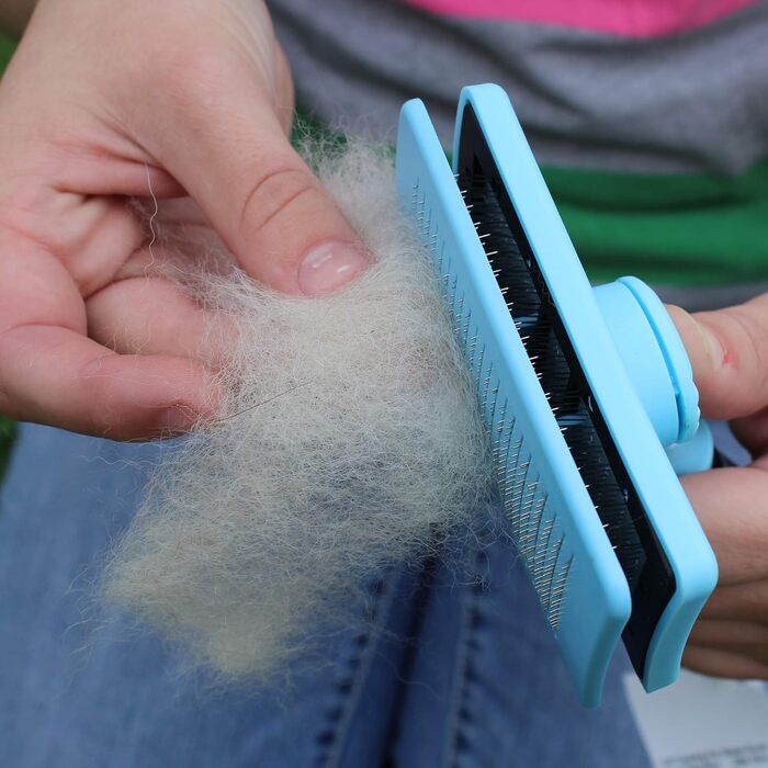 cuteNfuzzy самочищувальна щітка для вичісування шерсті тварин