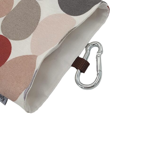 Сумка для ласощів для собак з магнітом та карабіном з ламінованої бавовни - принти в горошок, бежево-сірий