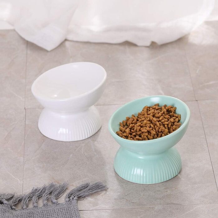 Підвищена годівниця для котів з кераміки, нахилена – проти блювоти, 280 мл, діаметр 15,5 см, білий колір