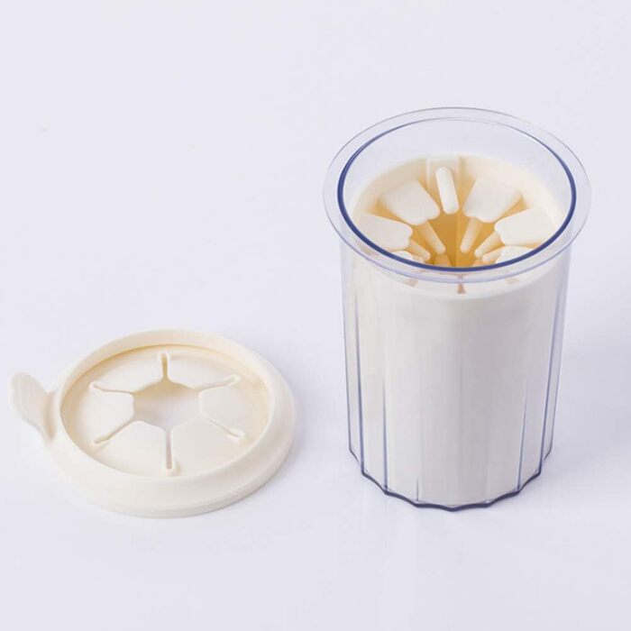 Очисник лап для собак: портативна чаша для миття лап з м'якою силіконовою щіткою, білий