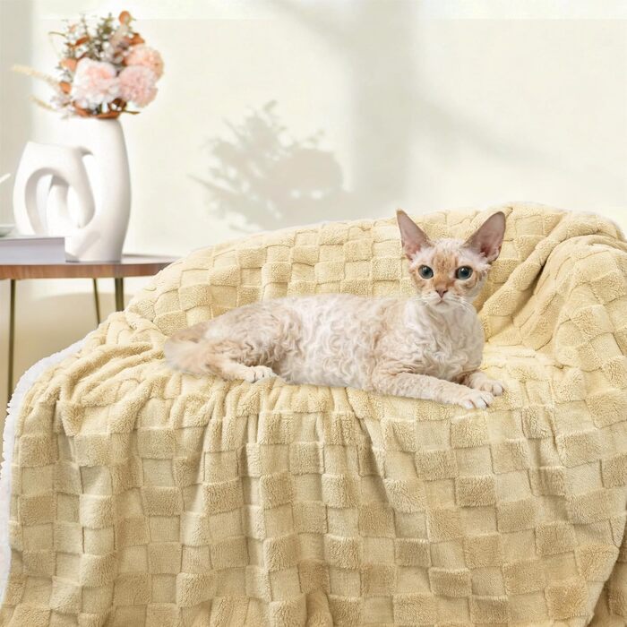 Водонепроникний коврик для собак Luciphia, великий розмір, Sherpa Fleece, двосторонній, захист ліжка та меблів, бежево-коричневий (85x57 дюймів)