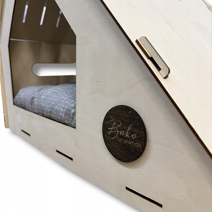 Дерев'яна будка-ліжечко, будиночок для кота або собаки