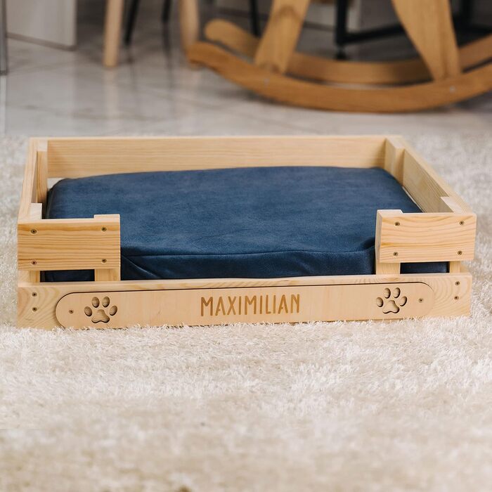 Персоналізоване ліжко для котів LAUBLUST з іменем - гравіювання лапок та імені - диван-ліжко для великих та маленьких котів | Диван-софа для кота - лежанка-платформа з дерева з подушкою | приблизно 60x40x15 см, коричневий (з блакитною подушкою)