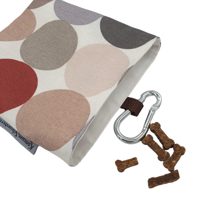 Сумка для ласощів для собак з магнітом та карабіном з ламінованої бавовни - принти в горошок, бежево-сірий
