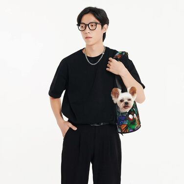 Сумка-переноска для собак, легка та зручна, з принтом метеликів. Підходить для маленьких тварин.