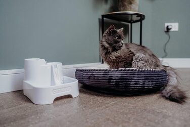 Багаторівневий питний фонтан для котів та малих собак Cat Mate, 2 л, білий