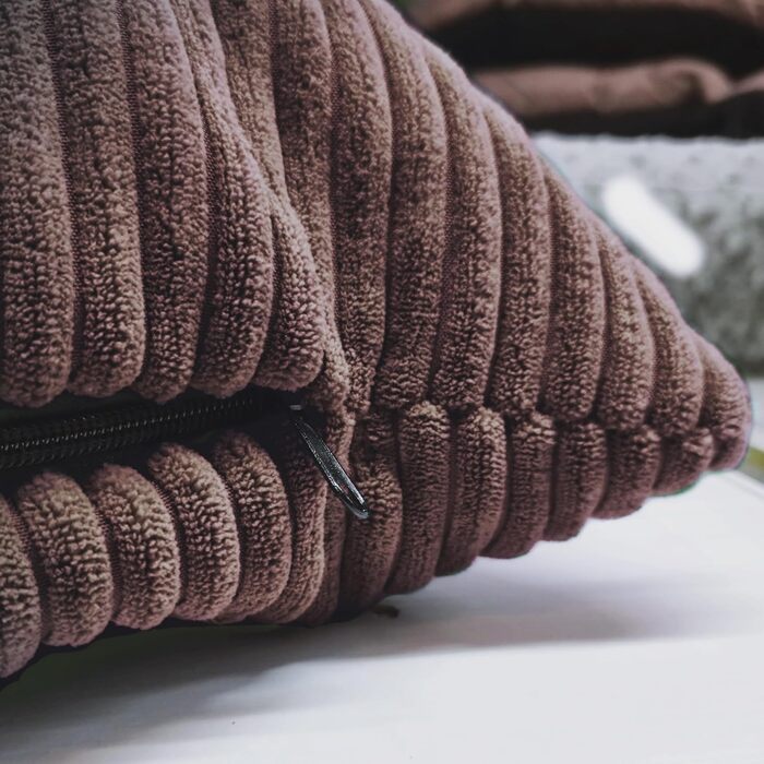Лежак для великих собак 4L Textil ZOE, корд, знімний чохол, 120x100 см, коричневий