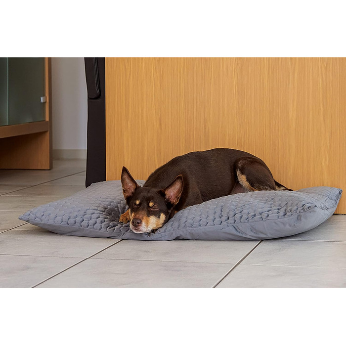 Подушка для собак Karlie Liege Velvet, 100x70x15 см, темно-сіра