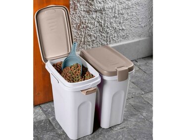 Контейнер для корму для собак Zolux, 40 л, 45x27x61 см, колір білий/світло-коричневий