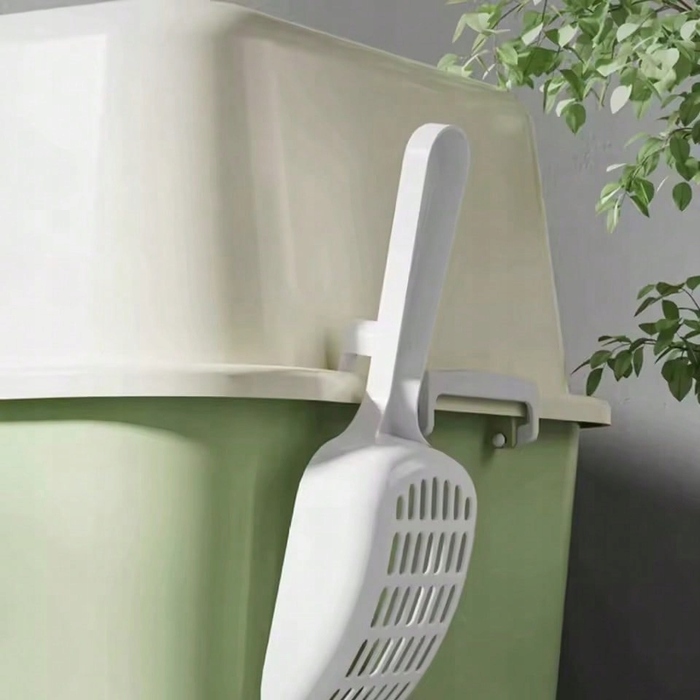 Закритий туалет для котів сірого кольору з лопаткою