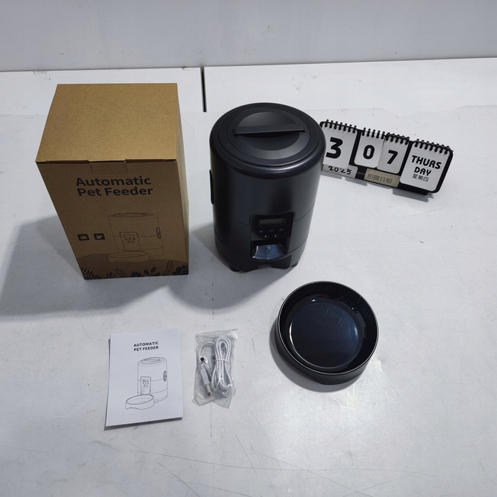 Автоматичний годувальник для собак та котів з таймером та можливістю налаштування 1-4 порцій, 2 л